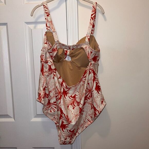 Old Navy Tie-Front Keyhole Bandeau-Style One-Piece Swimsuit 2X - Picture 5 of 6